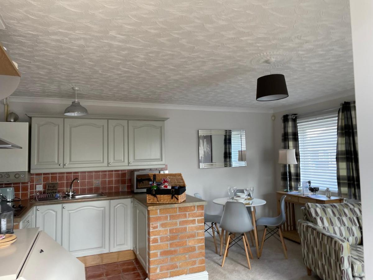 The Cwtch - A Self Contained One Bedroom Annex Pwllheli Exterior photo